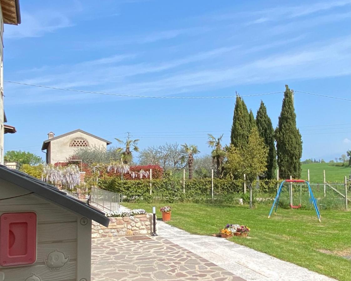 Antico Stemma Corte Meneghella Monzambano Bagian luar foto